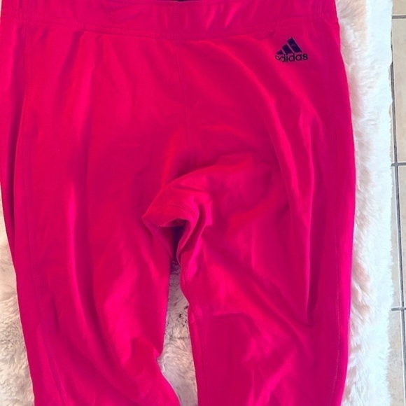 𝅺adidas climalite women Athleisure Capri Pants - Picture 2 of 4